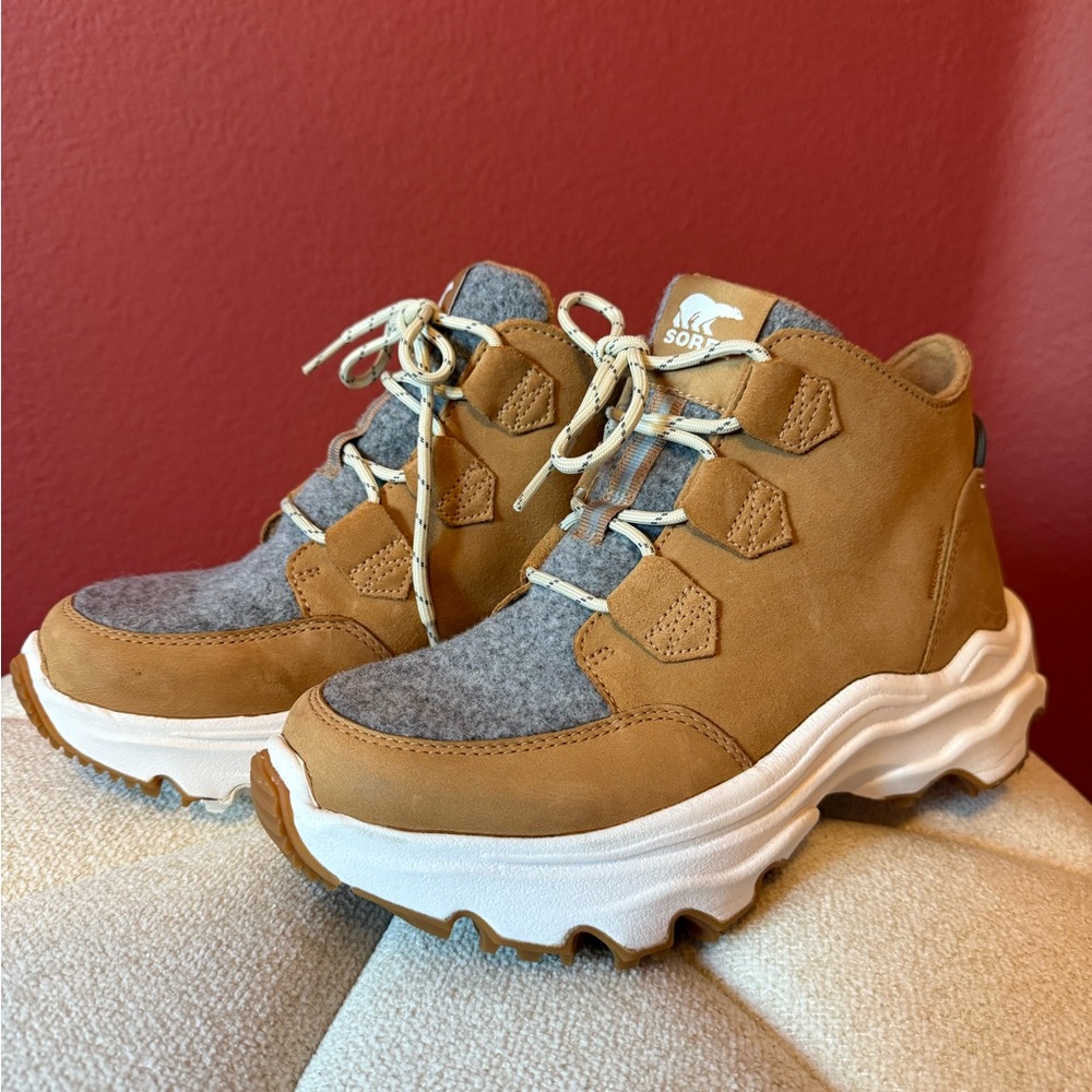 Sorel Kinetic Breakthru Lace-Up shoes